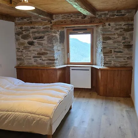 Сasa de vacaciones Corps De Ferme En Aubrac - Avec Jacuzzi Du 15 Avr Au 15 Oct *