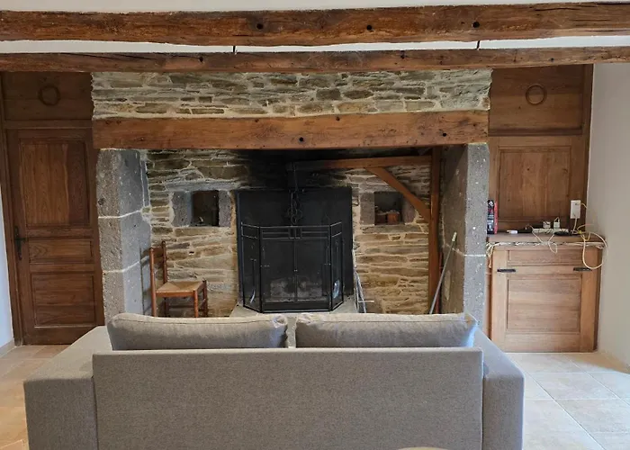 Semesterbostad Corps De Ferme En Aubrac - Avec Jacuzzi Du 15 Avr Au 15 Oct *