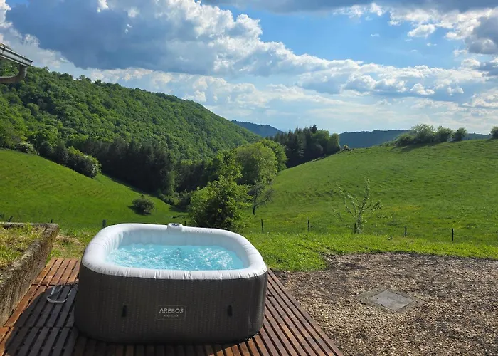 Corps De Ferme En Aubrac - Avec Jacuzzi Du 15 Avr Au 15 Oct *