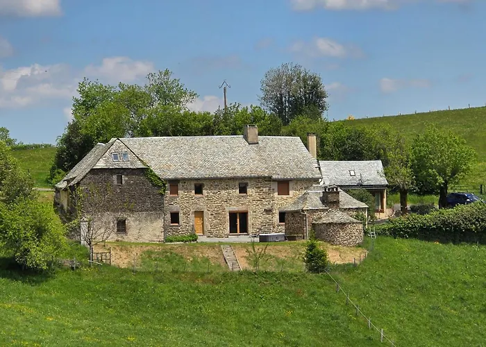 Corps De Ferme En Aubrac - Avec Jacuzzi Du 15 Avr Au 15 Oct Semesterbostad *